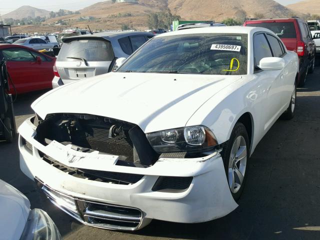 2C3CDXBG0EH326408 - 2014 DODGE CHARGER SE WHITE photo 2