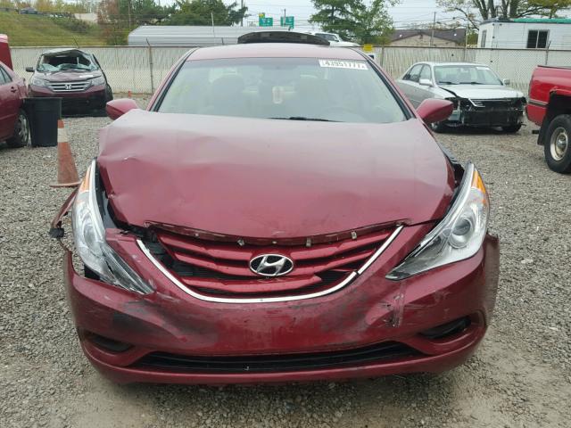 5NPEB4AC6DH766968 - 2013 HYUNDAI SONATA GLS RED photo 9