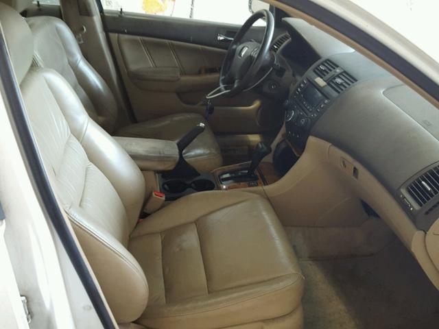 1HGCM66544A040980 - 2004 HONDA ACCORD WHITE photo 5