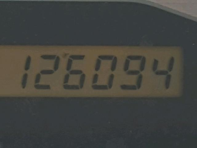 JTKDE177960075731 - 2006 TOYOTA SCION TC 白色 照片 8