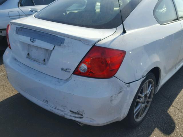 JTKDE177960075731 - 2006 TOYOTA SCION TC 白色 照片 9