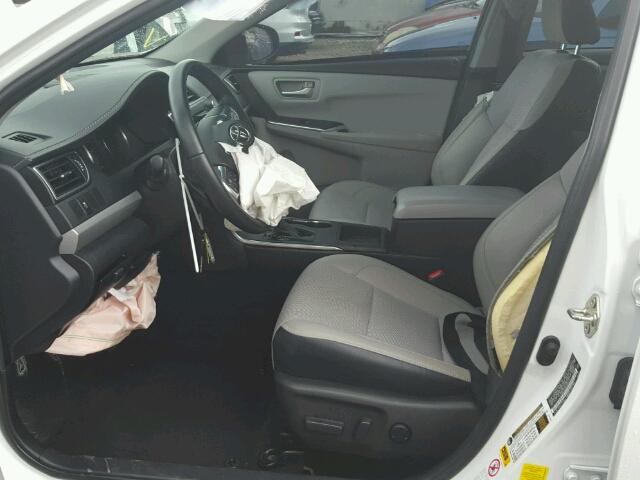 4T1BF1FK2GU556377 - 2016 TOYOTA CAMRY LE თეთრი ფოტო 5