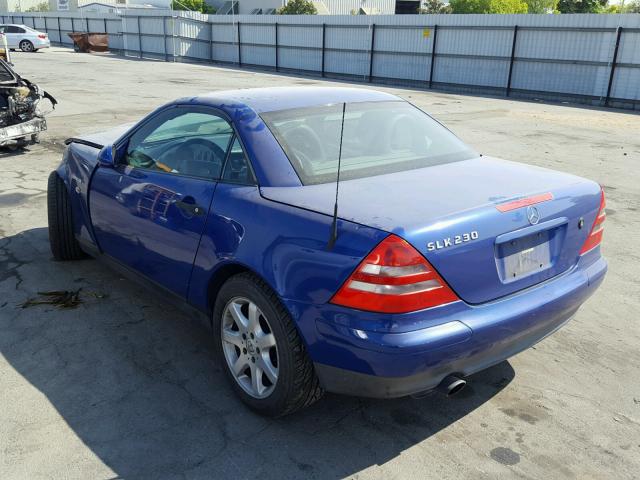 WDBKK47F9YF147851 - 2000 MERCEDES-BENZ SLK 230 KO BLUE photo 3