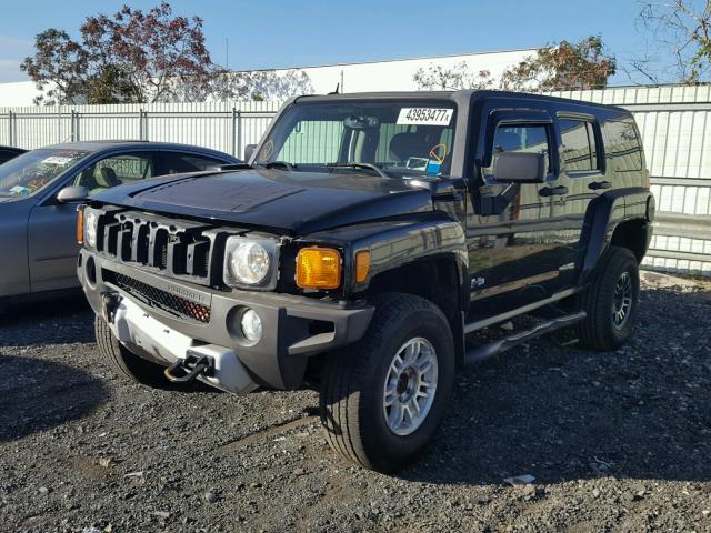 5GTEN13E988185207 - 2008 HUMMER H3 BLACK photo 2