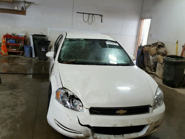 2G1WT58K279209284 - 2007 CHEVROLET IMPALA LT WHITE photo 9