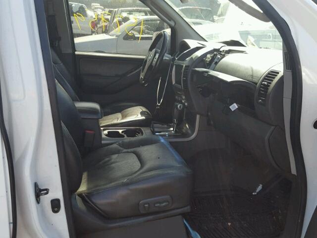 5N1AR18W77C608045 - 2007 NISSAN PATHFINDER WHITE photo 5