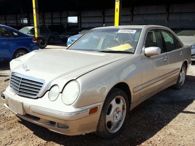 WDBJF83J7YX030863 - 2000 MERCEDES-BENZ E 430 GOLD photo 2