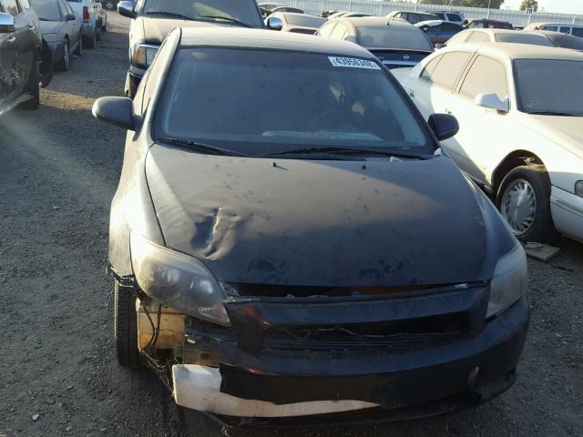 JTKDE177X50015701 - 2005 TOYOTA SCION TC 黑色 照片 9