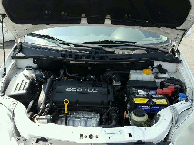 KL1TD66E99B658013 - 2009 CHEVROLET AVEO LS WHITE photo 7