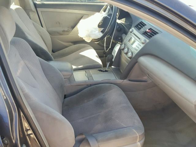 4T1BF3EK1BU123333 - 2011 TOYOTA CAMRY BASE CHARCOAL photo 5