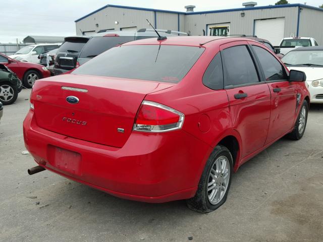 1FAHP35N28W250780 - 2008 FORD FOCUS SE RED photo 4