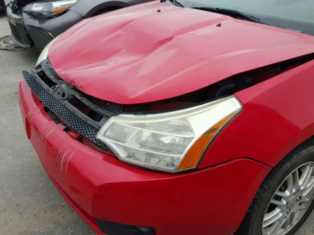 1FAHP35N28W250780 - 2008 FORD FOCUS SE RED photo 9