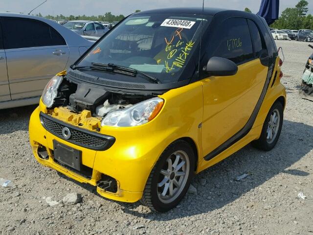 WMEEJ3BAXDK723635 - 2013 SMART FORTWO PUR YELLOW photo 2