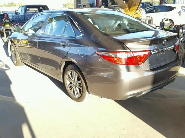 4T1BF1FK4GU191880 - 2016 TOYOTA CAMRY LE ნაცრისფერი ფოტო 3