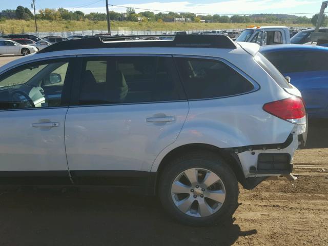 4S4BRCCC7C3293772 - 2012 SUBARU OUTBACK 2. WHITE photo 9