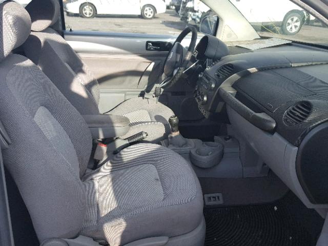 3VWCD21C53M423693 - 2003 VOLKSWAGEN NEW BEETLE Gümüş foto 5