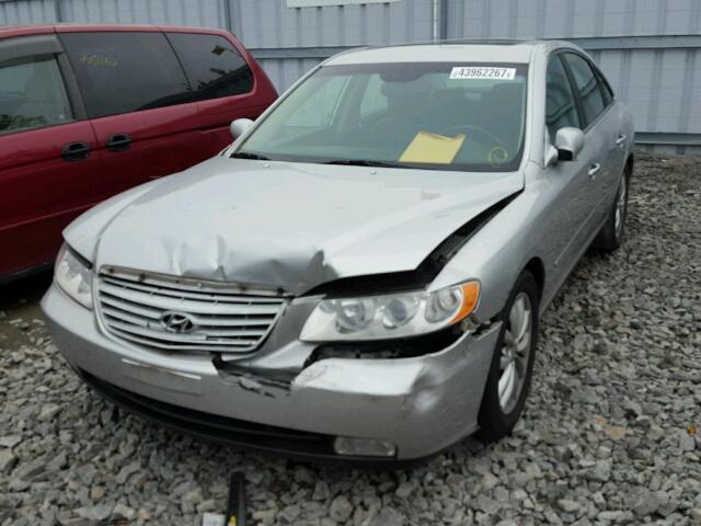 KMHFC46F66A089012 - 2006 HYUNDAI AZERA SE SILVER photo 2