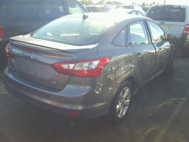 1FAHP3F25CL273646 - 2012 FORD FOCUS SE SILVER photo 4