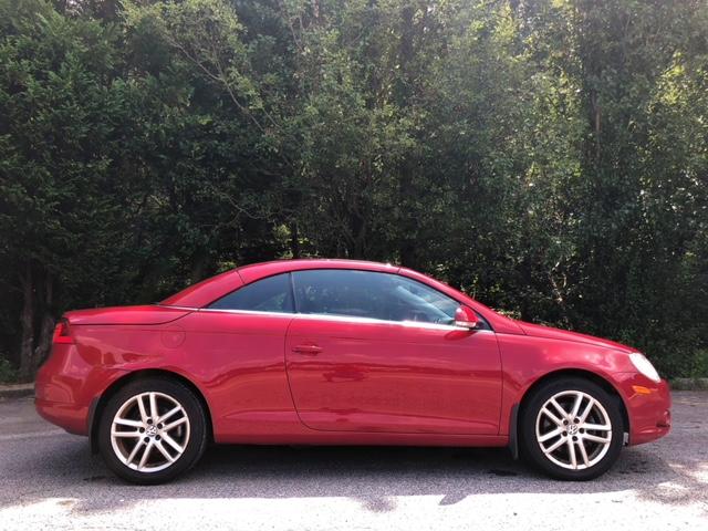 WVWFA71F28V009736 - 2008 VOLKSWAGEN EOS LUX RED photo 2