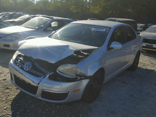 3VWJM71K28M052348 - 2008 VOLKSWAGEN JETTA S SILVER photo 2