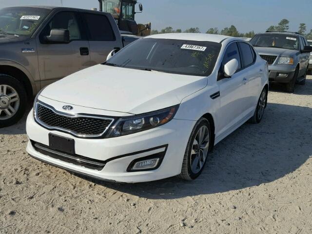 5XXGR4A76FG376295 - 2015 KIA OPTIMA WHITE photo 2