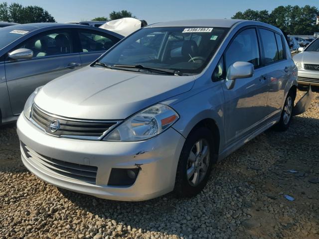 3N1BC1CP6BL403052 - 2011 NISSAN VERSA S SILVER photo 2