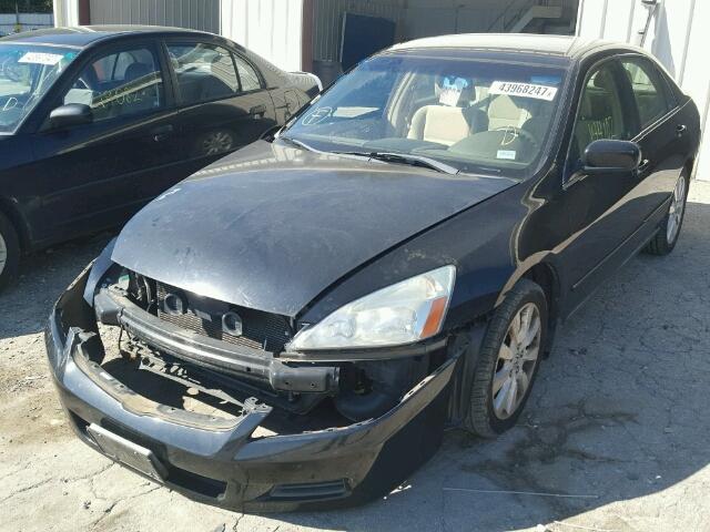 1HGCM664X7A104242 - 2007 HONDA ACCORD SE BLACK photo 2