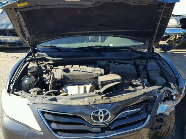 4T1BF3EK1AU065304 - 2010 TOYOTA CAMRY BASE GRAY photo 7