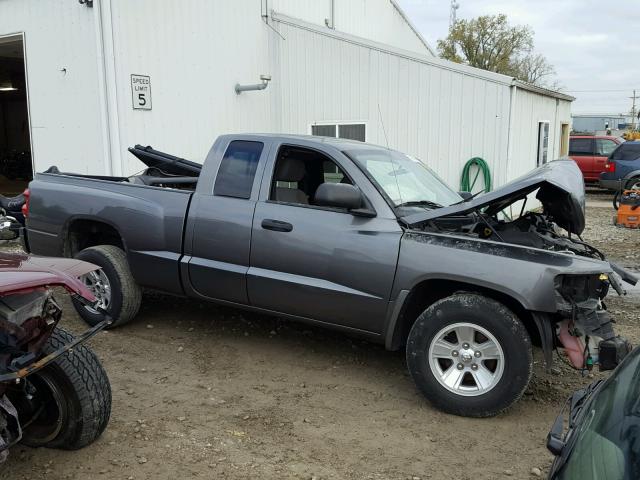 1D7HE42K18S560707 - 2008 DODGE DAKOTA GRAY photo 9