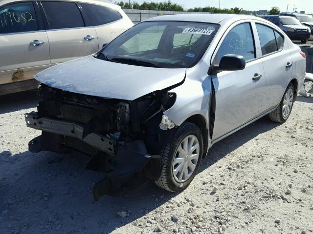 3N1CN7AP6FL880073 - 2015 NISSAN VERSA S/S SILVER photo 2