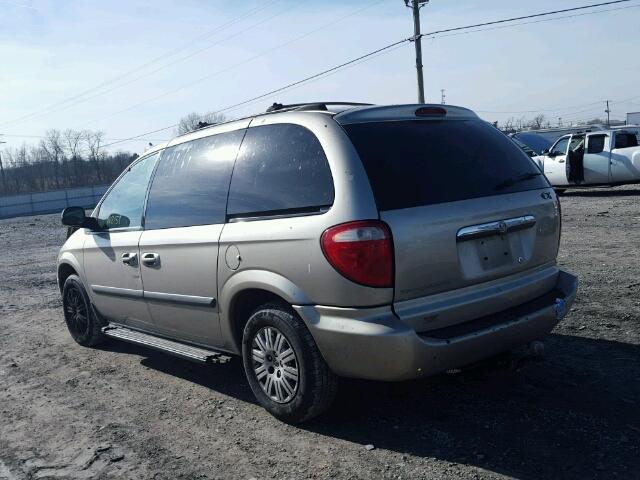 1C4GP45R05B112754 - 2005 CHRYSLER TOWN & COU GOLD photo 3