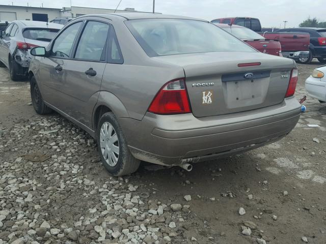 1FAFP34N15W192956 - 2005 FORD FOCUS BEIGE photo 3