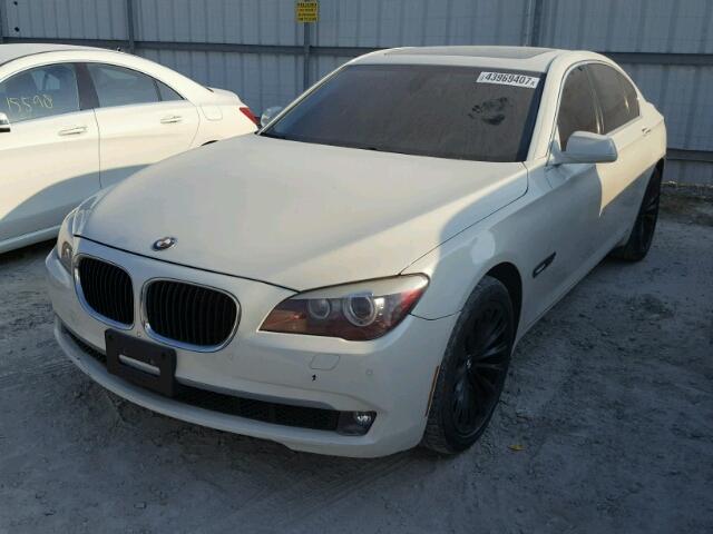 WBAKA8C56BCY36423 - 2011 BMW ALPINA B7 WHITE photo 2