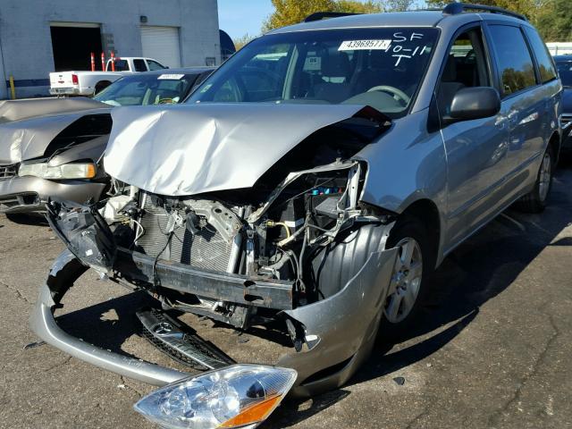 5TDZK23C78S105467 - 2008 TOYOTA SIENNA SILVER photo 2