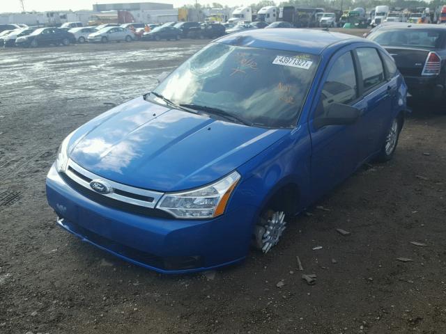 1FAHP3FN5BW161078 - 2011 FORD FOCUS BLUE photo 2