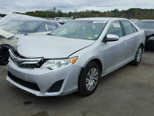 4T4BF1FK9CR174296 - 2012 TOYOTA CAMRY BASE SILVER photo 2