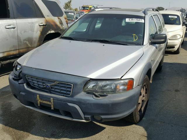 YV1SZ58D921065729 - 2002 VOLVO V70 XC SILVER photo 2