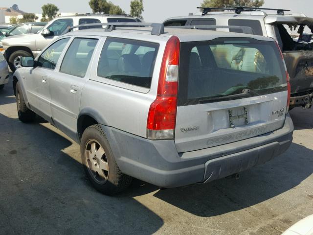 YV1SZ58D921065729 - 2002 VOLVO V70 XC SILVER photo 3