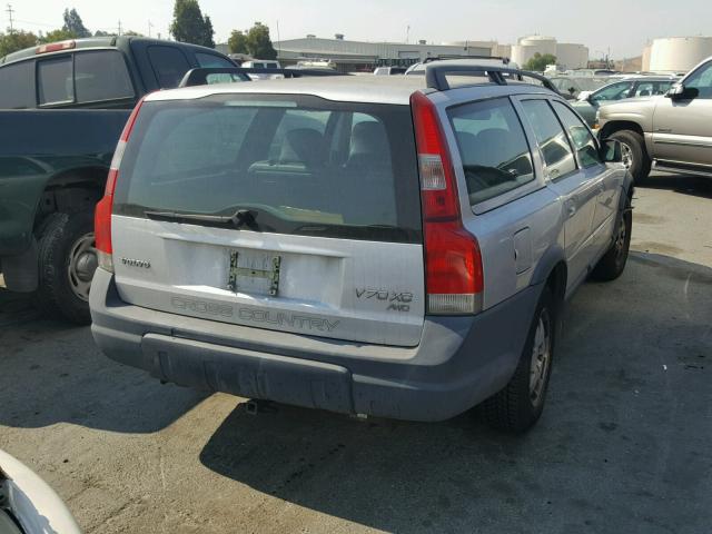 YV1SZ58D921065729 - 2002 VOLVO V70 XC SILVER photo 4