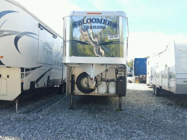 1B9BG31206L511826 - 2006 HORS TRAILER WHITE photo 2