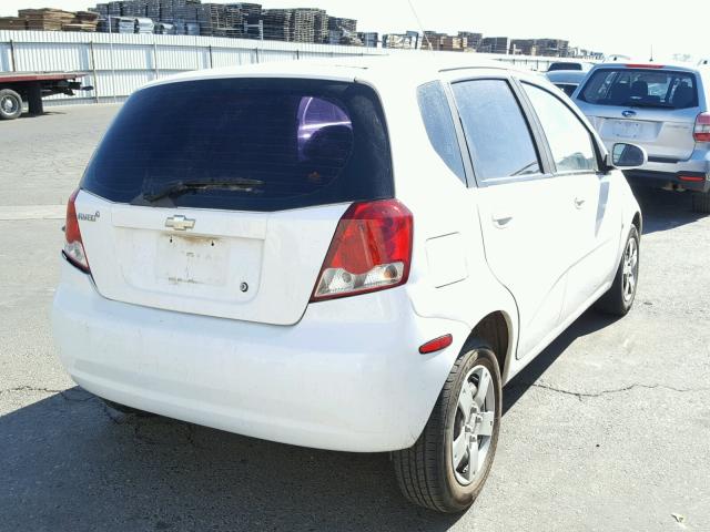 KL1TD66657B787923 - 2007 CHEVROLET AVEO BASE WHITE photo 4