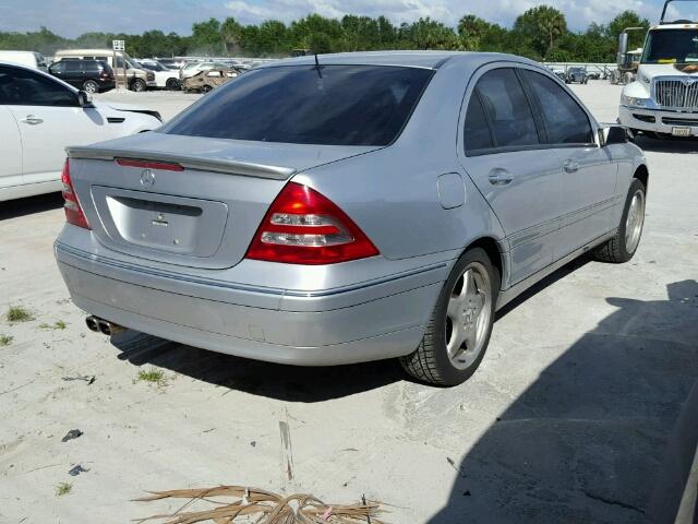 WDBRF61J02F273079 - 2002 MERCEDES-BENZ C SILVER photo 4