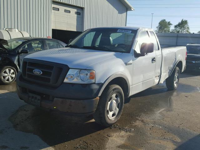 1FTRF12W65KC01085 - 2005 FORD F150 WHITE photo 2