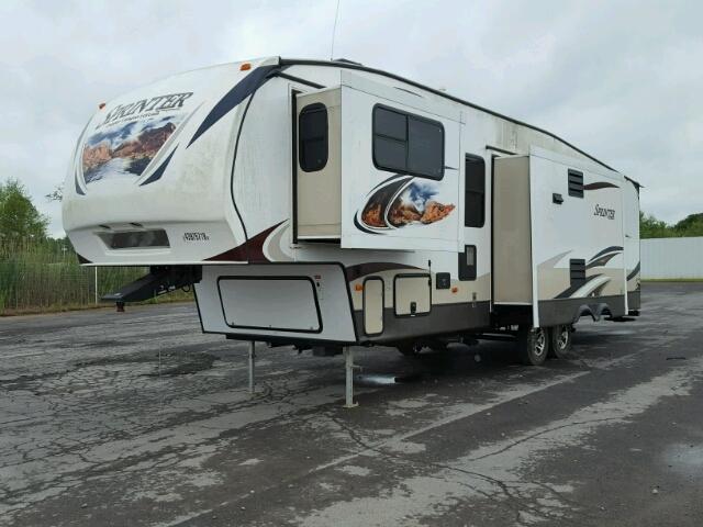 4YDF33328E1530103 - 2014 KEYSTONE SPRINTER TWO TONE photo 2