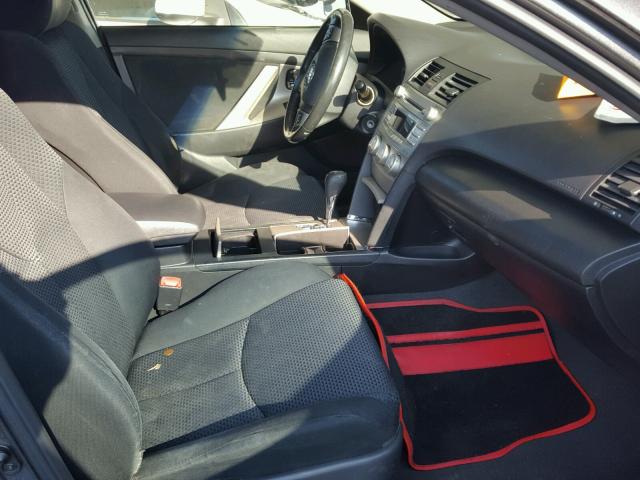 4T1BF3EK0AU575174 - 2010 TOYOTA CAMRY BASE Boz foto 5