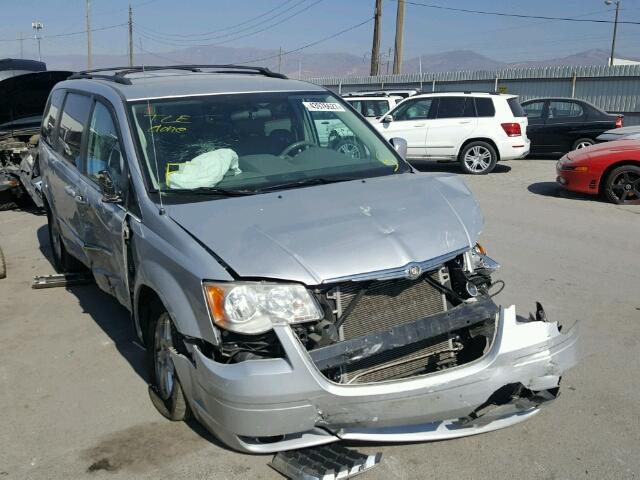 2A4RR5D11AR319681 - 2010 CHRYSLER TOWN & COU SILVER photo 1