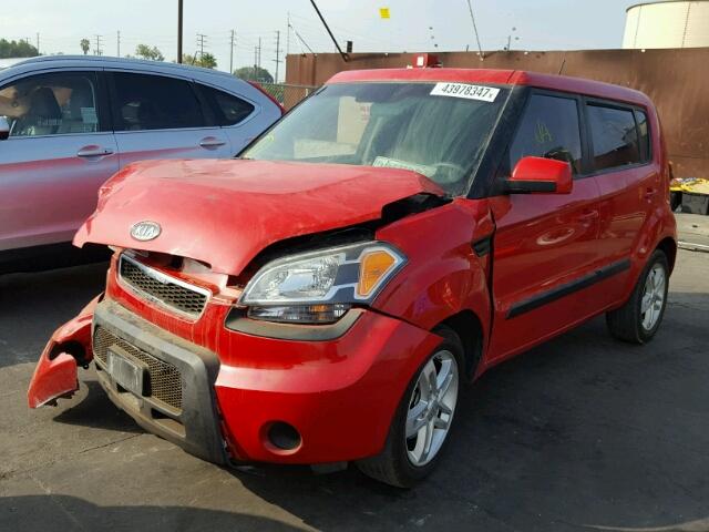 KNDJT2A26B7335961 - 2011 KIA SOUL RED photo 2