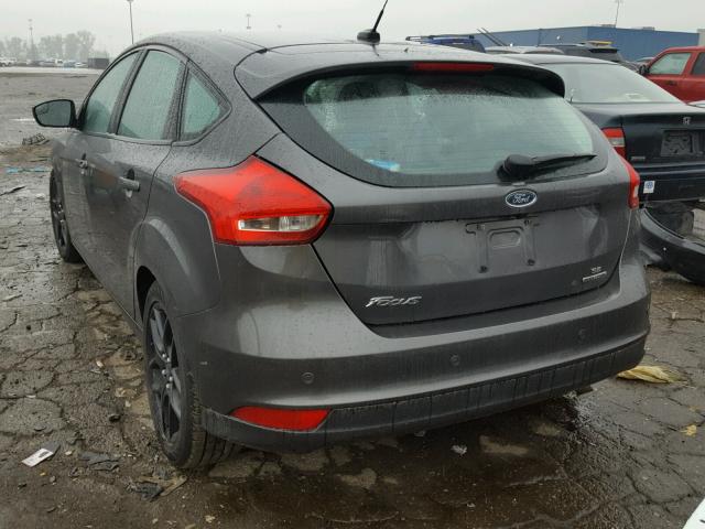 1FADP3K27GL235815 - 2016 FORD FOCUS SE GRAY photo 3