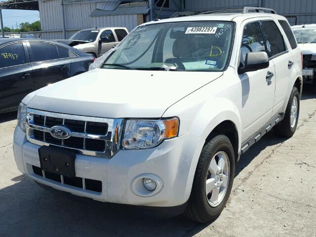 1FMCU0D70BKA92481 - 2011 FORD ESCAPE XLT WHITE photo 2