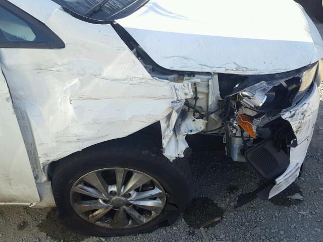 KNDMB5C12F6026778 - 2015 KIA SEDONA LX WHITE photo 9